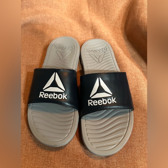 Reebok Men’s Slides - Picture 6 of 6